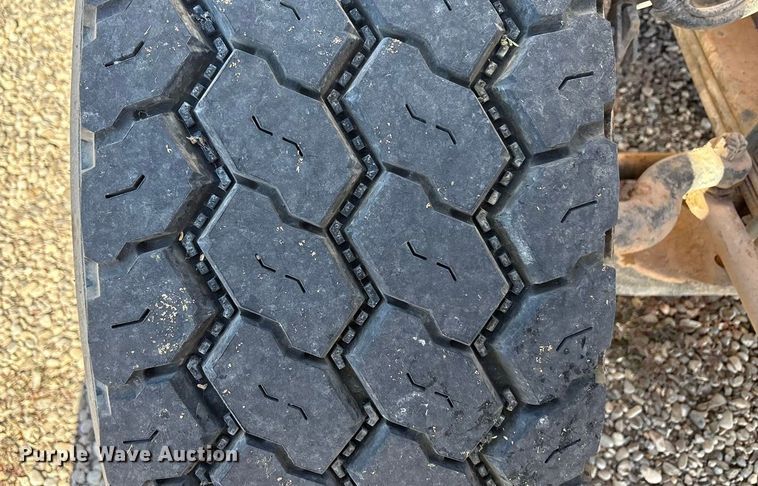 image for item EU4711 2014 Peterbilt 365 crane truck