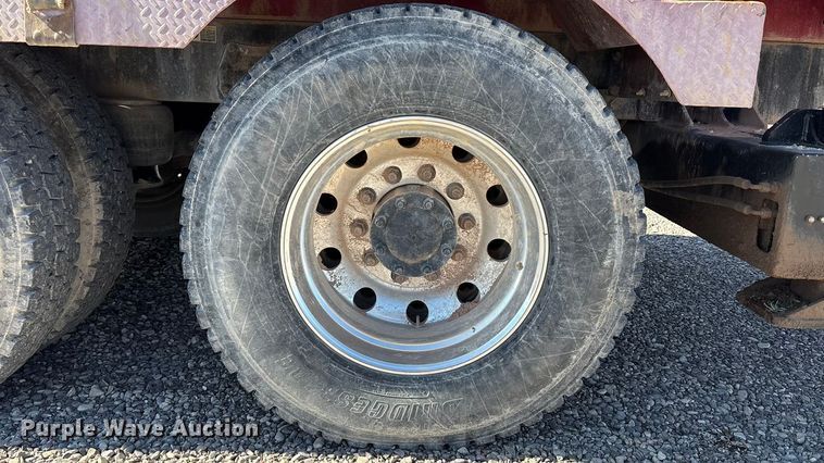 image for item EU4711 2014 Peterbilt 365 crane truck