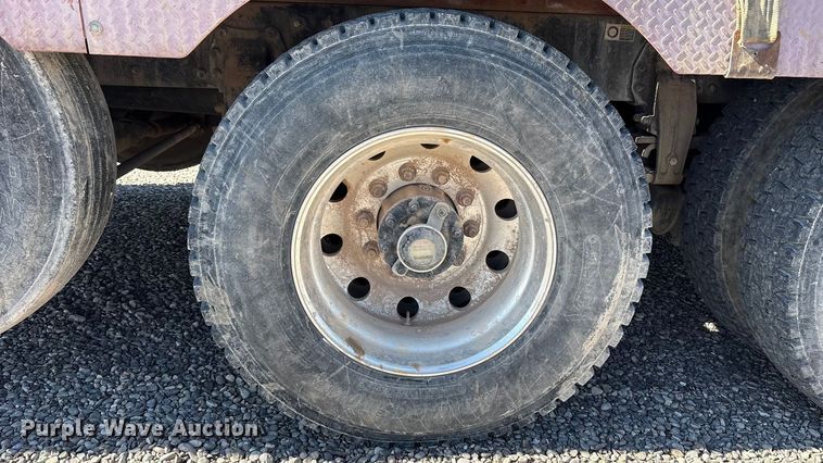 image for item EU4711 2014 Peterbilt 365 crane truck