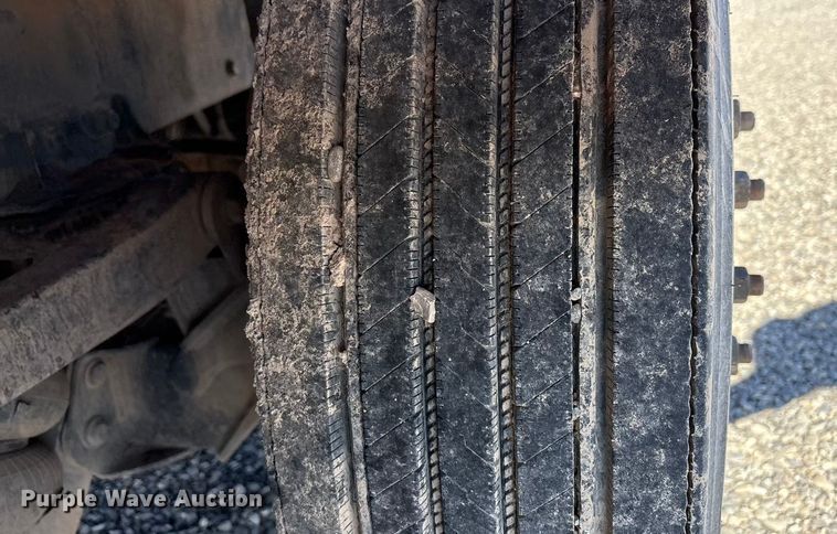 image for item EU4711 2014 Peterbilt 365 crane truck