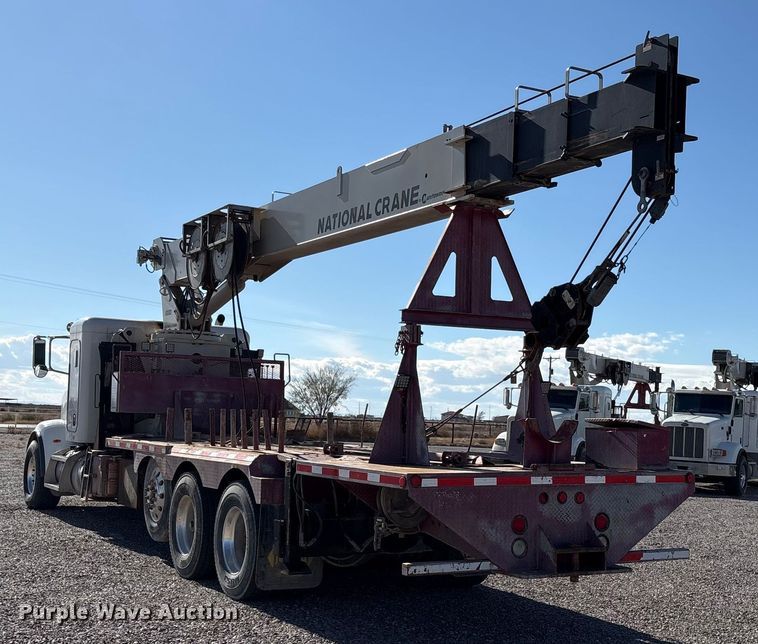 image for item EU4712 2014 Peterbilt 365 crane truck