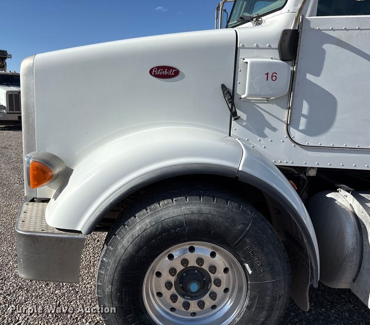 image for item EU4712 2014 Peterbilt 365 crane truck