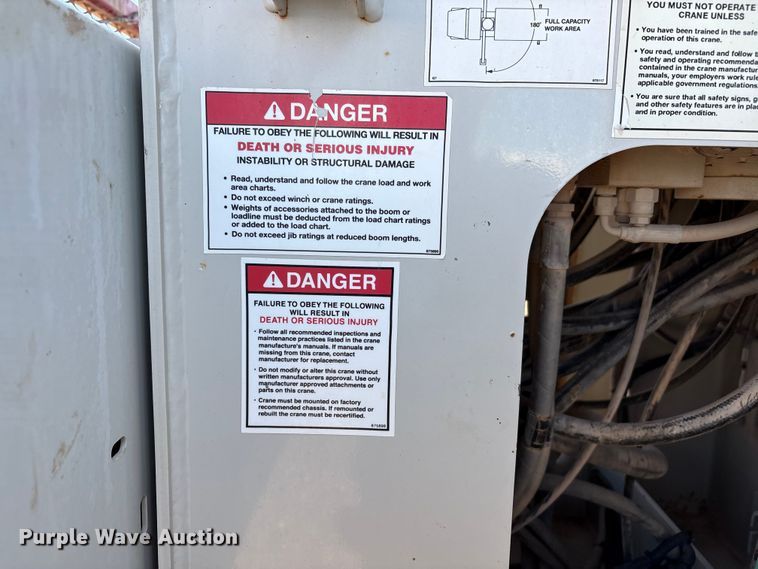 image for item EU4712 2014 Peterbilt 365 crane truck