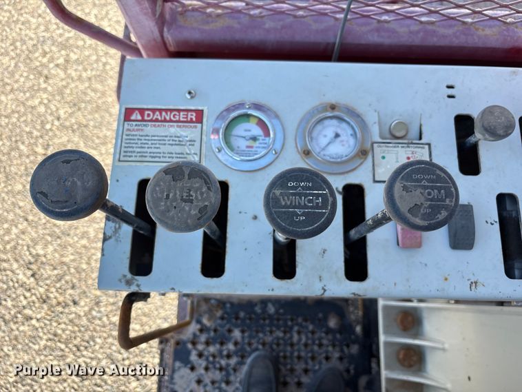 image for item EU4712 2014 Peterbilt 365 crane truck