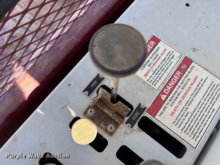 image for item EU4712 2014 Peterbilt 365 crane truck