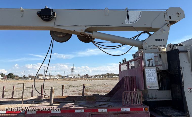 image for item EU4712 2014 Peterbilt 365 crane truck