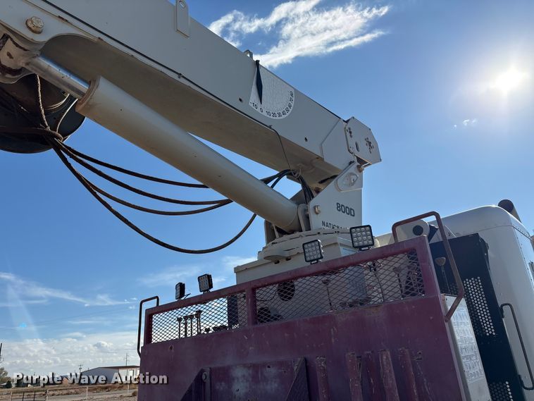 image for item EU4712 2014 Peterbilt 365 crane truck