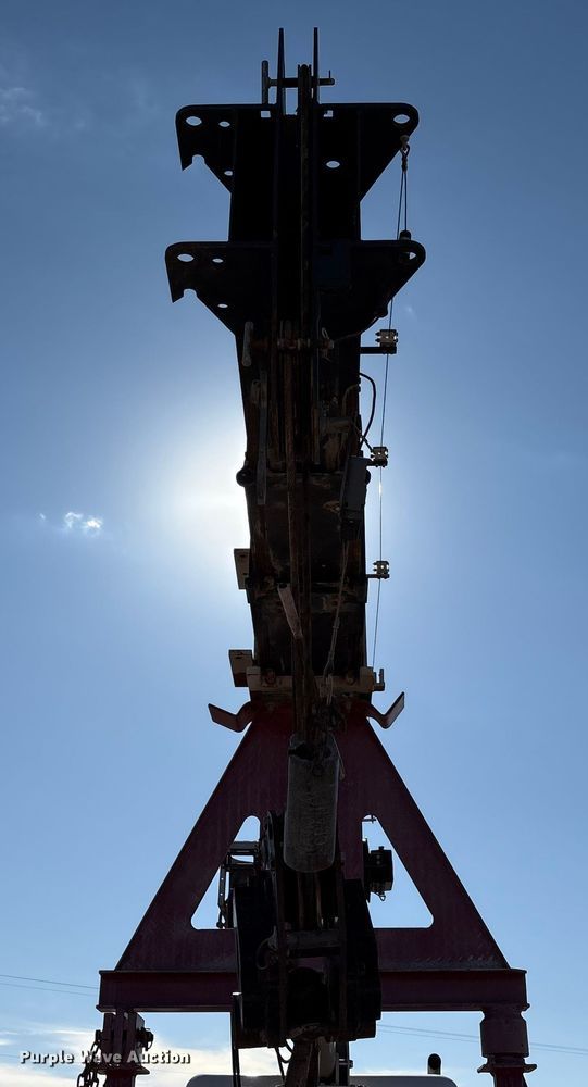 image for item EU4712 2014 Peterbilt 365 crane truck