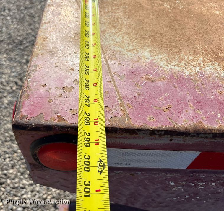 image for item EU4712 2014 Peterbilt 365 crane truck