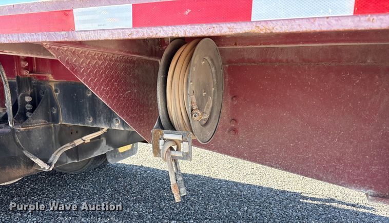 image for item EU4712 2014 Peterbilt 365 crane truck