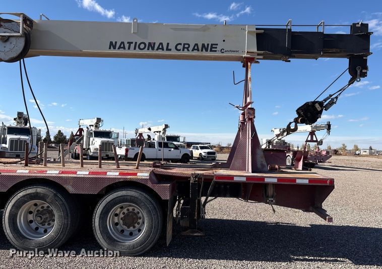 image for item EU4712 2014 Peterbilt 365 crane truck