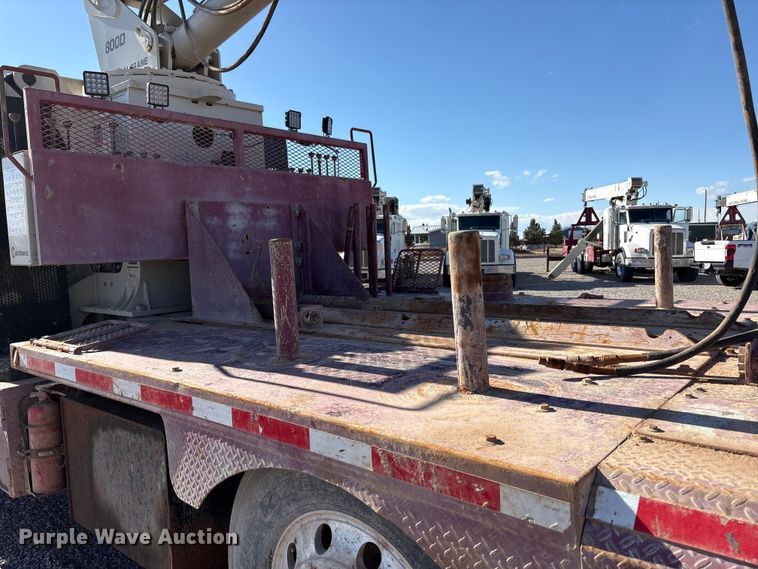 image for item EU4712 2014 Peterbilt 365 crane truck