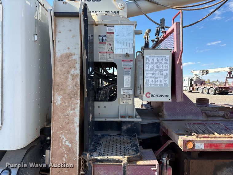 image for item EU4712 2014 Peterbilt 365 crane truck