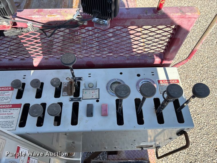 image for item EU4712 2014 Peterbilt 365 crane truck