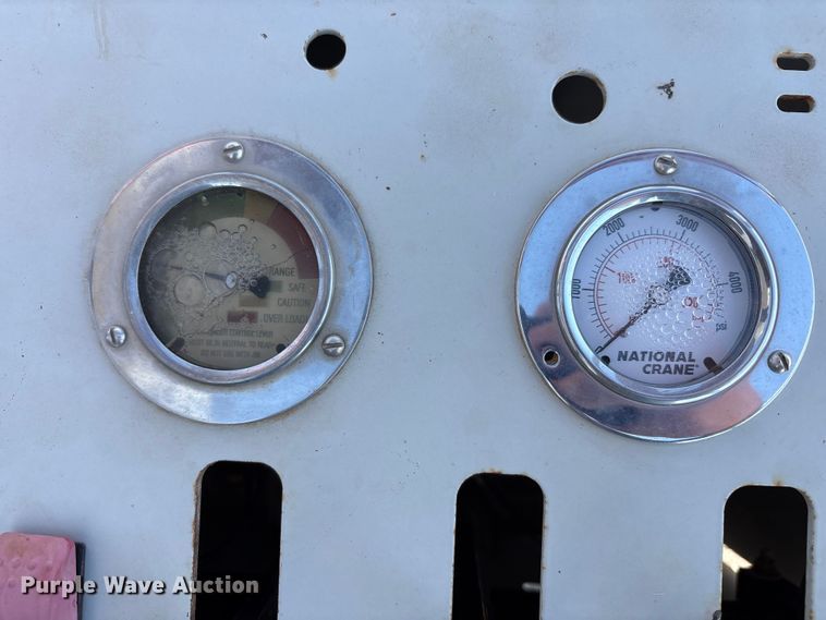 image for item EU4712 2014 Peterbilt 365 crane truck