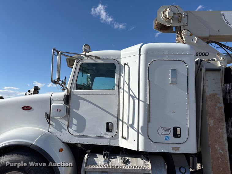 image for item EU4712 2014 Peterbilt 365 crane truck