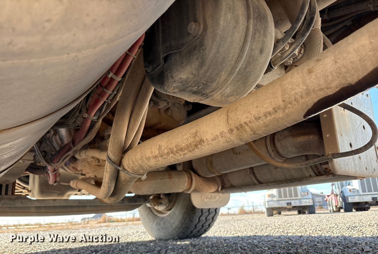 image for item EU4712 2014 Peterbilt 365 crane truck