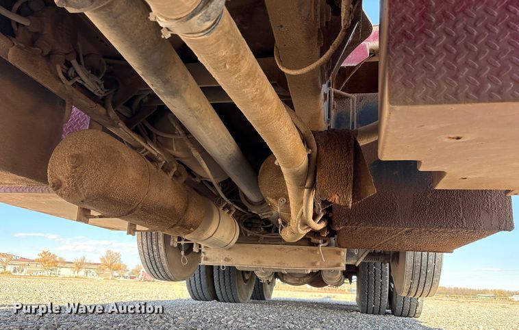 image for item EU4712 2014 Peterbilt 365 crane truck