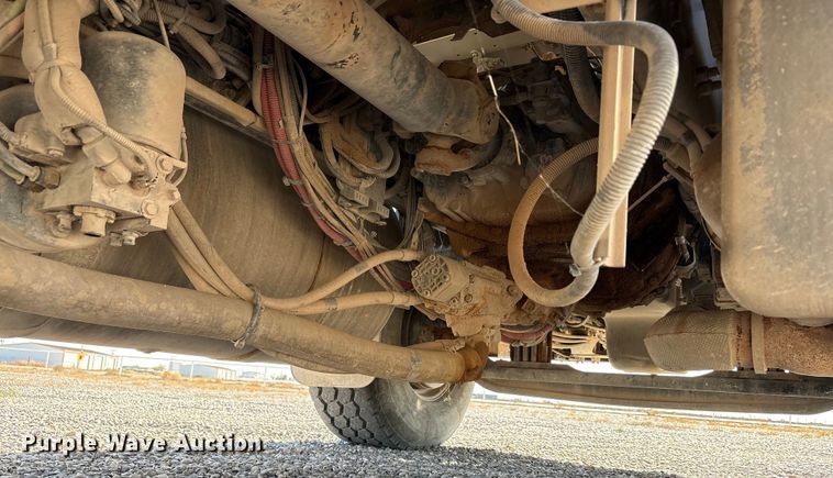 image for item EU4712 2014 Peterbilt 365 crane truck