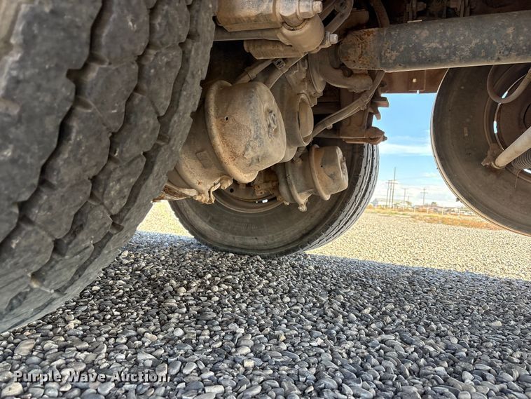 image for item EU4712 2014 Peterbilt 365 crane truck