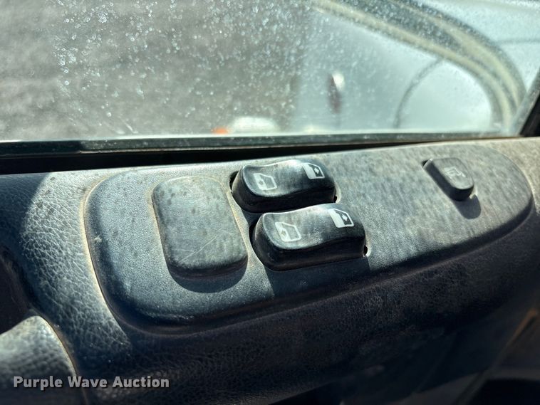 image for item EU4712 2014 Peterbilt 365 crane truck