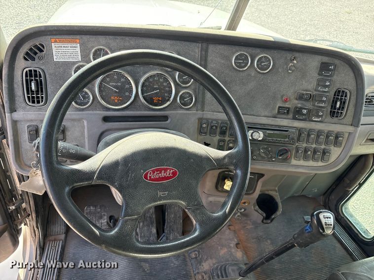 image for item EU4712 2014 Peterbilt 365 crane truck