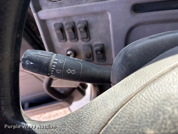 image for item EU4712 2014 Peterbilt 365 crane truck