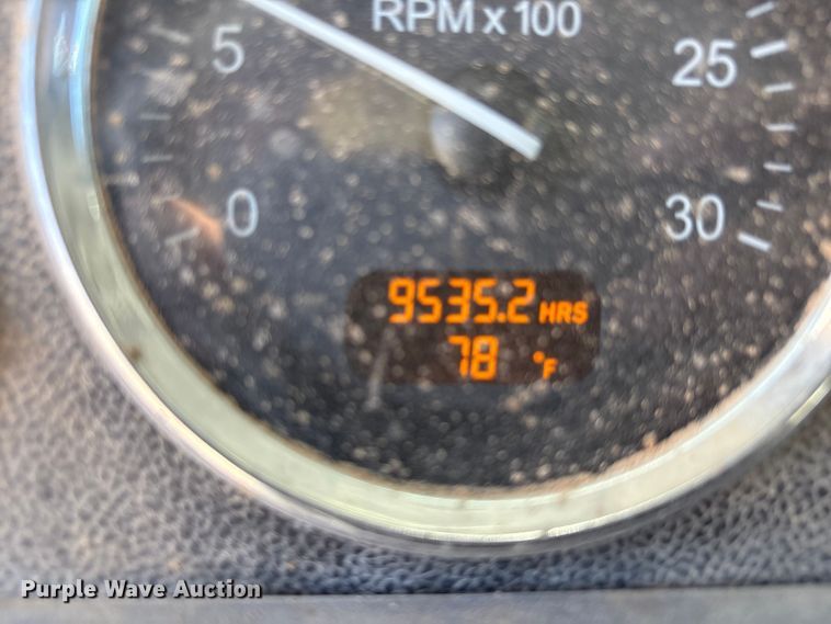 image for item EU4712 2014 Peterbilt 365 crane truck