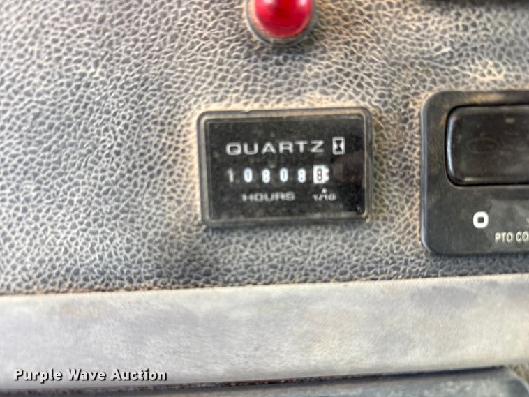 image for item EU4712 2014 Peterbilt 365 crane truck