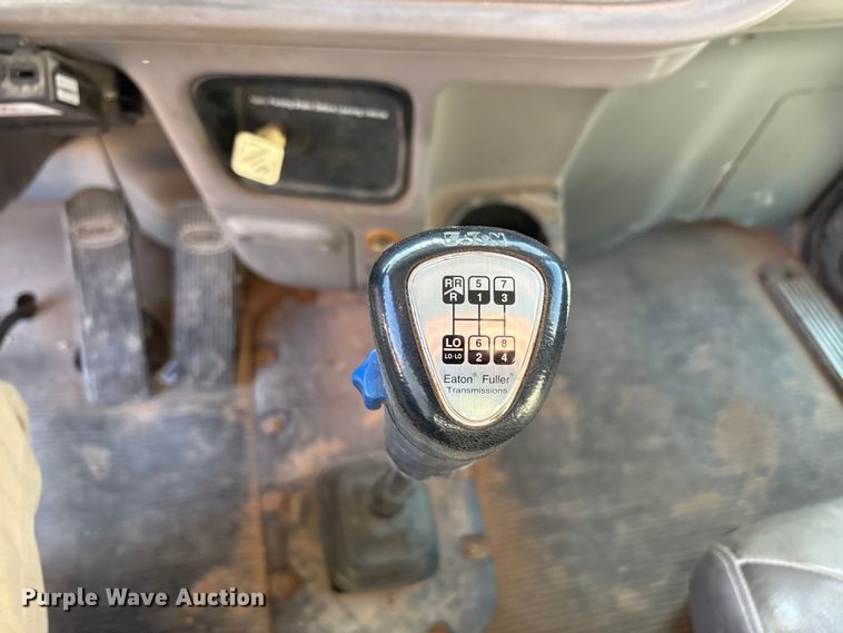 image for item EU4712 2014 Peterbilt 365 crane truck