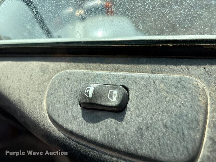 image for item EU4712 2014 Peterbilt 365 crane truck