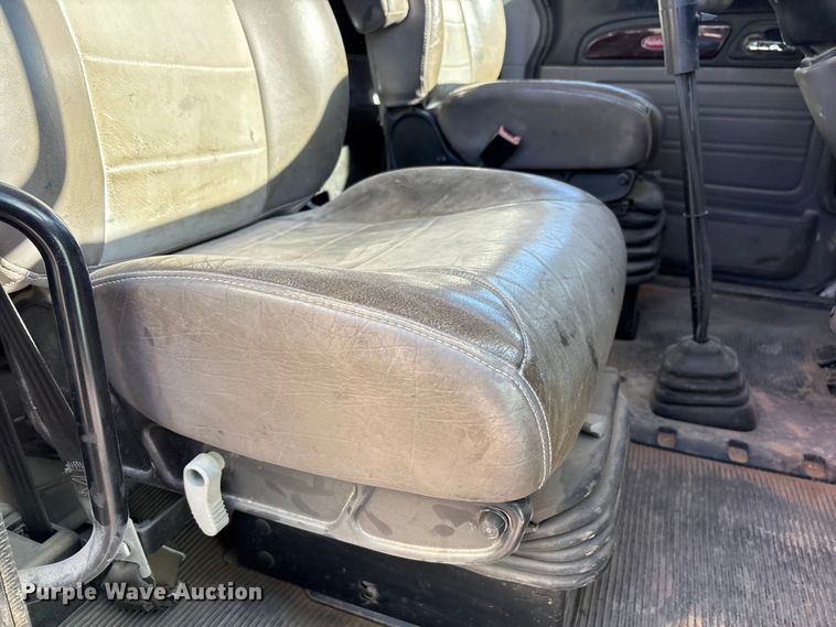 image for item EU4712 2014 Peterbilt 365 crane truck