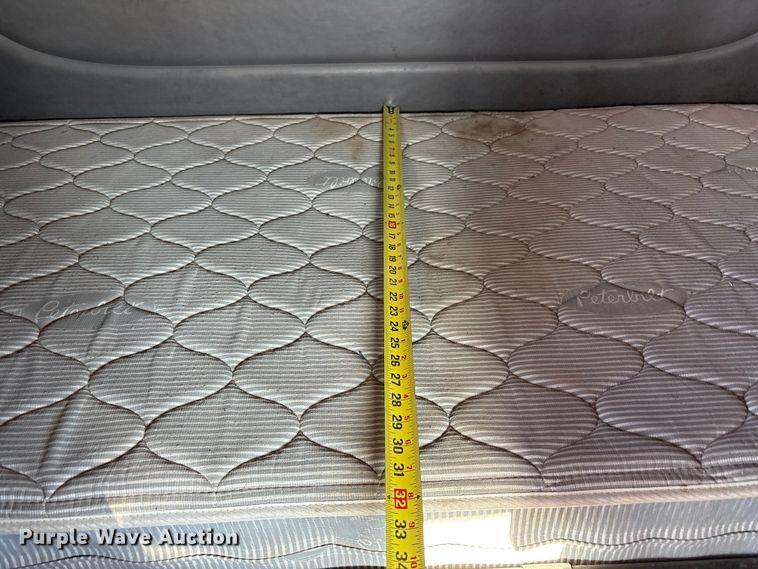 image for item EU4712 2014 Peterbilt 365 crane truck