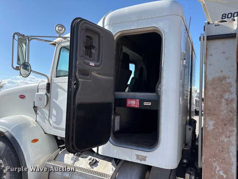 image for item EU4712 2014 Peterbilt 365 crane truck