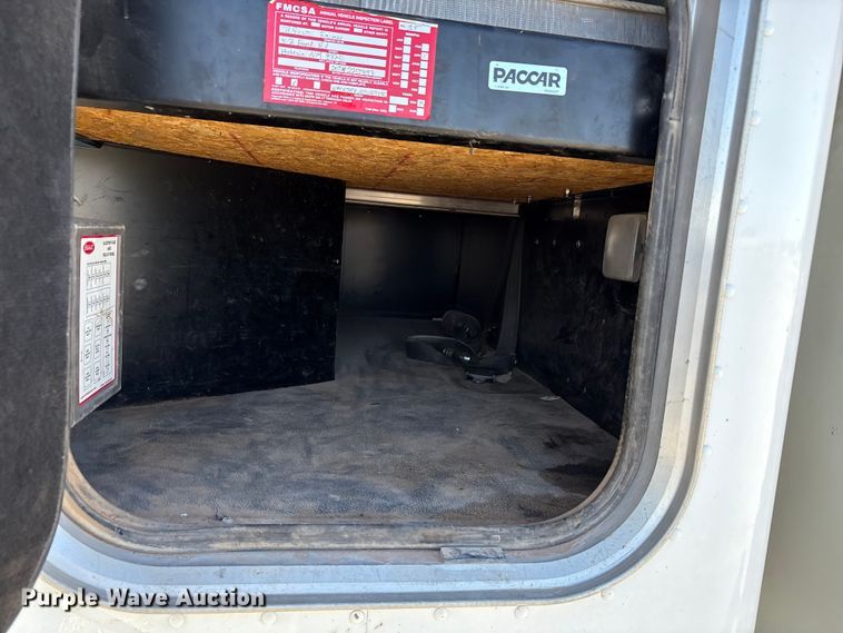 image for item EU4712 2014 Peterbilt 365 crane truck