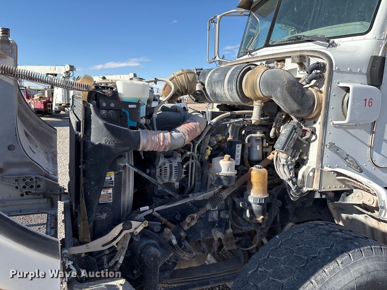 image for item EU4712 2014 Peterbilt 365 crane truck