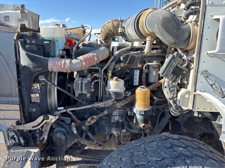 image for item EU4712 2014 Peterbilt 365 crane truck