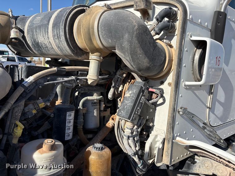 image for item EU4712 2014 Peterbilt 365 crane truck