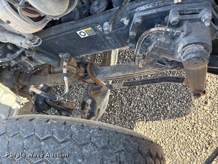 image for item EU4712 2014 Peterbilt 365 crane truck