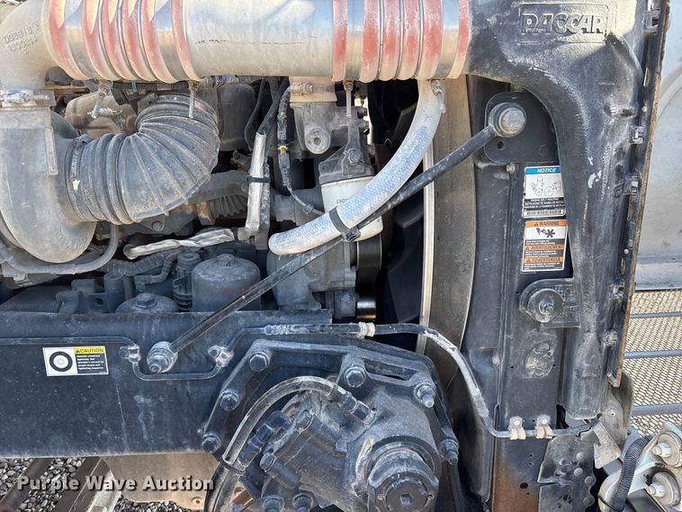 image for item EU4712 2014 Peterbilt 365 crane truck