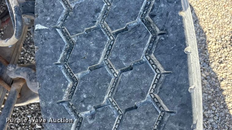 image for item EU4712 2014 Peterbilt 365 crane truck