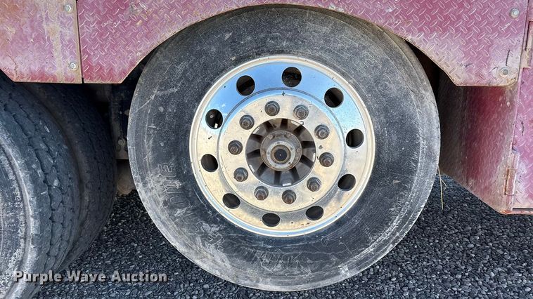 image for item EU4712 2014 Peterbilt 365 crane truck