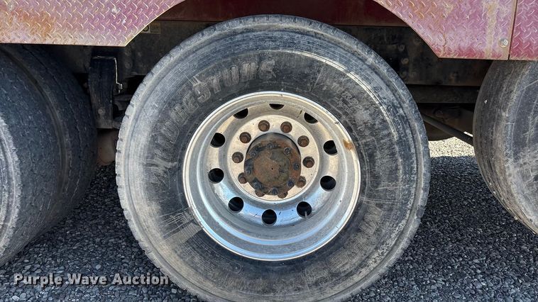 image for item EU4712 2014 Peterbilt 365 crane truck