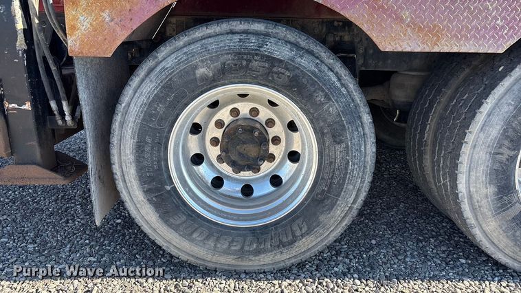 image for item EU4712 2014 Peterbilt 365 crane truck