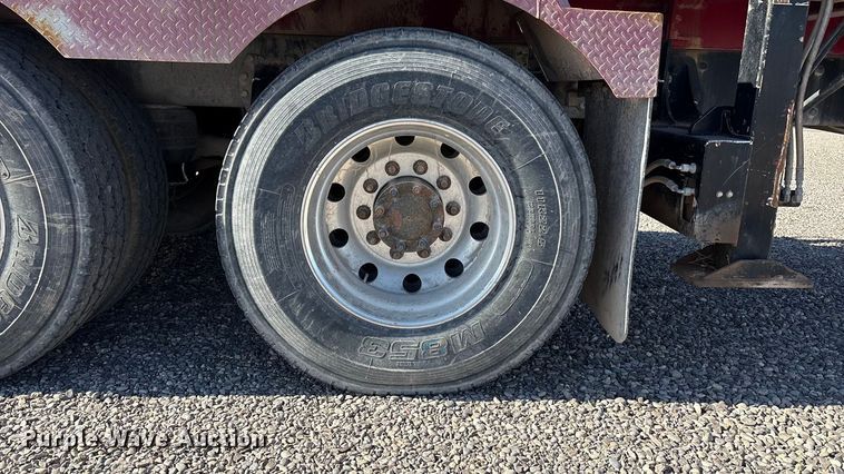 image for item EU4712 2014 Peterbilt 365 crane truck