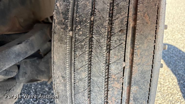 image for item EU4712 2014 Peterbilt 365 crane truck