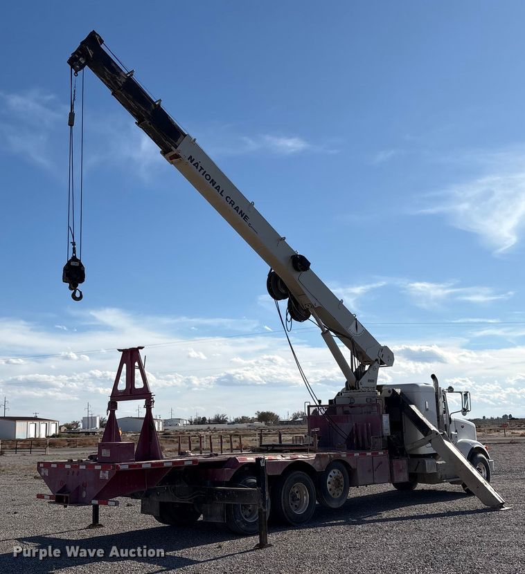 image for item EU4713 2014 Peterbilt 365 crane truck