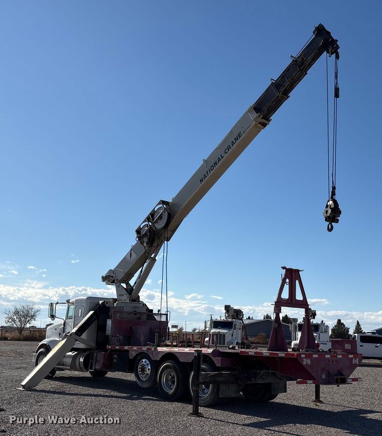 image for item EU4713 2014 Peterbilt 365 crane truck