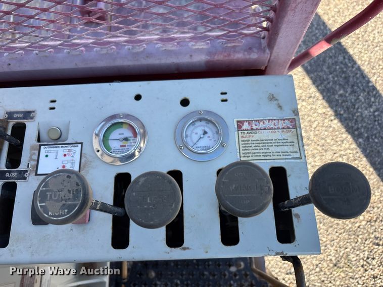 image for item EU4713 2014 Peterbilt 365 crane truck