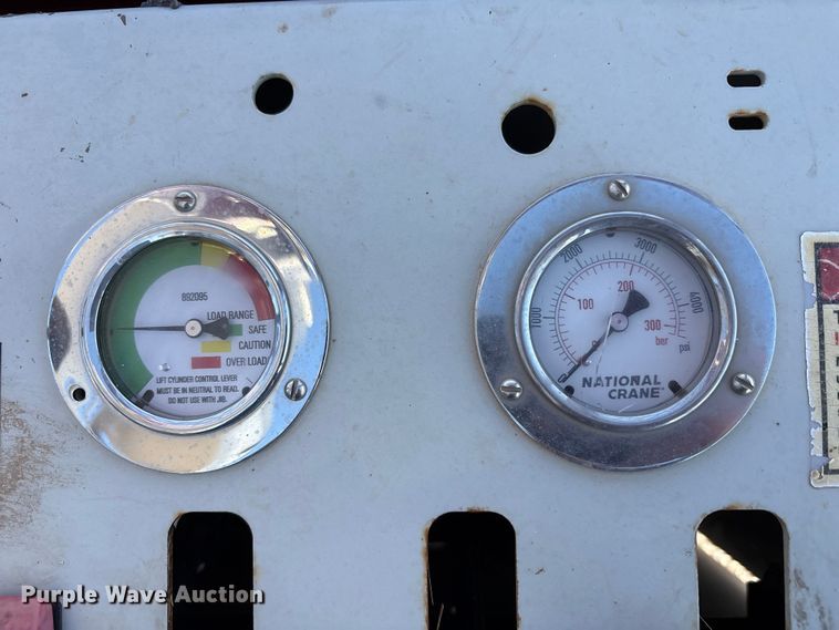 image for item EU4713 2014 Peterbilt 365 crane truck